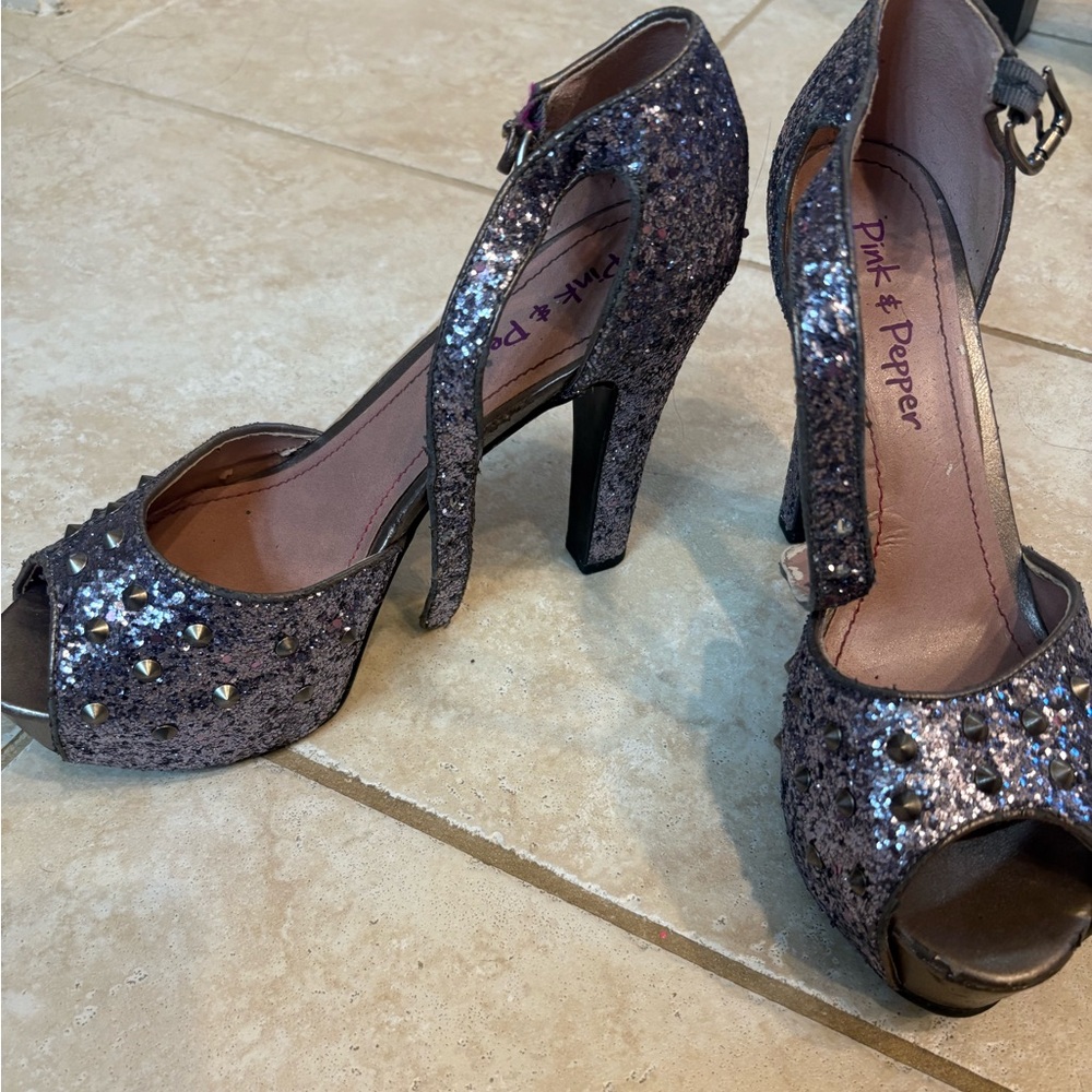 Pink & Pepper glitter spike/stud heels size 9 sequin sandal shoes.
